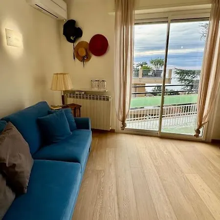 Apartment Attico Mare Blu *